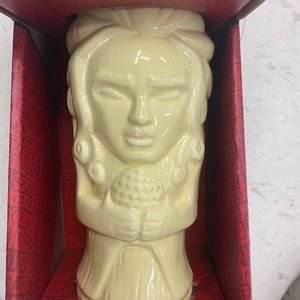 Game of thrones statue